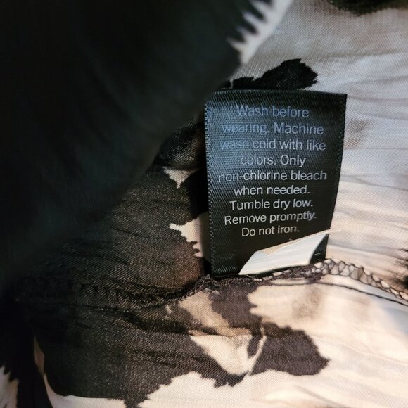 Simply Vera Wang Floral Satin Accordion Midi Skirt XXL Black White Dark Coquette - Picture 6 of 9